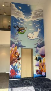 むつうらベルーガ歯科/エレベーターホール壁画/KUREHO WALLART